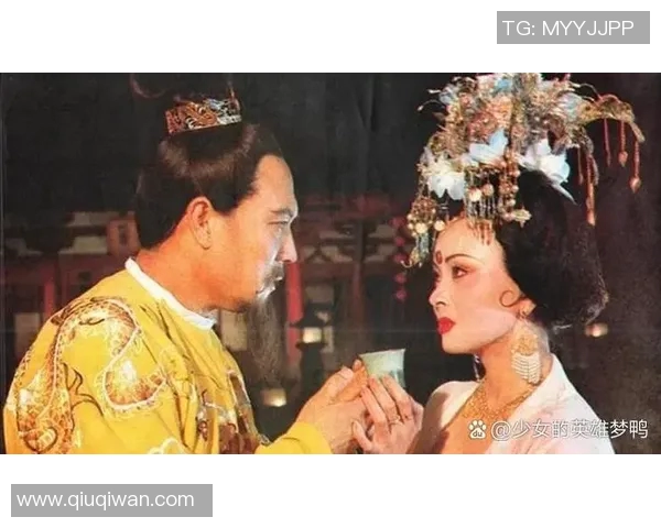 中国女记者与足球明星的幕后故事与情感交织的精彩瞬间