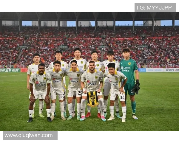 广州足球队在最新足球状态排行榜中荣登第九名展现出强劲实力与潜力