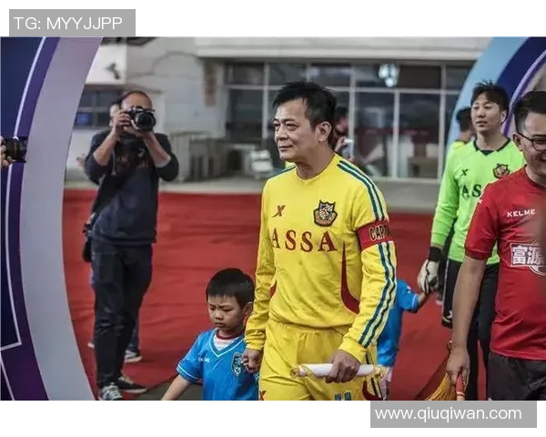 综艺节目空降足球明星阵容揭晓引发热议与期待