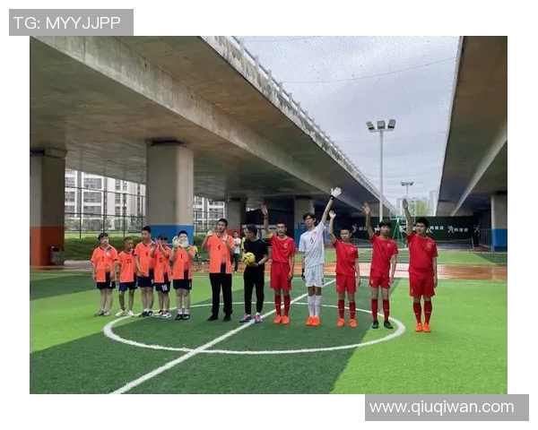 脚尖拨球技艺超群足球明星如何在赛场上闪耀光芒